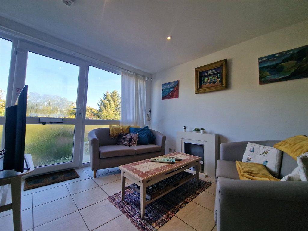 Property photo 3 of 12 Picture No. 04