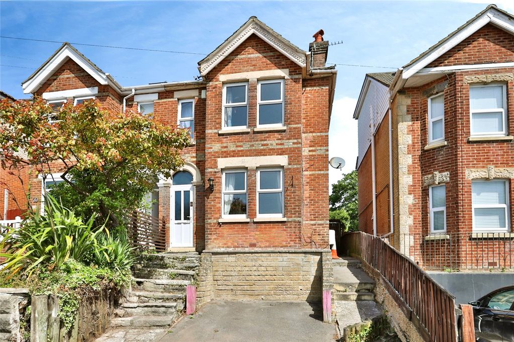Property photo 1 of 16 Picture No. 19