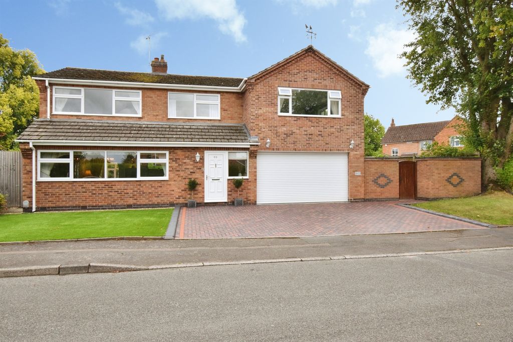 Property photo 1 of 33