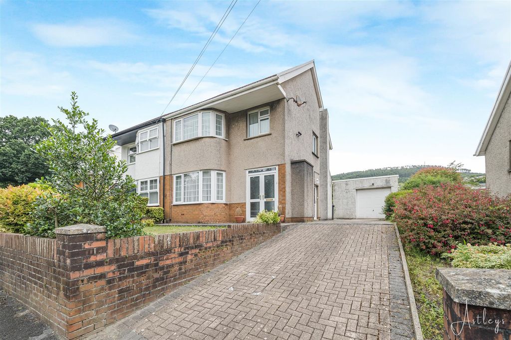 Property photo 1 of 19 Main Dwelling