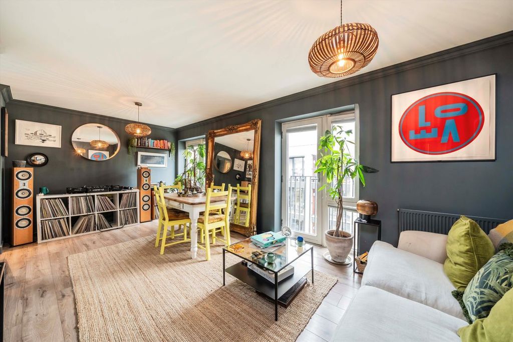 Property photo 3 of 8