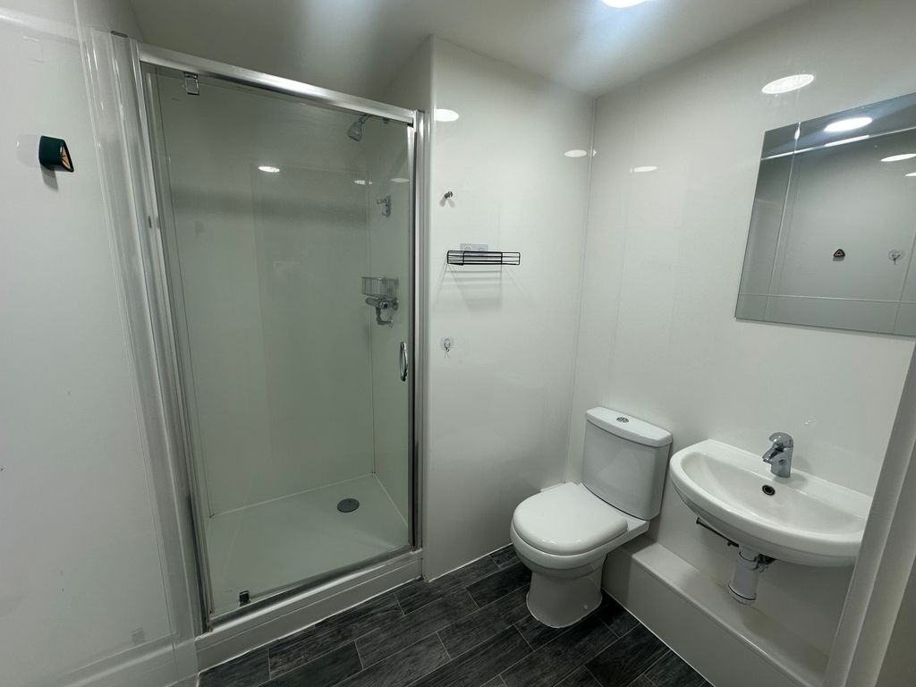 Property photo 3 of 9 Bedroom 1