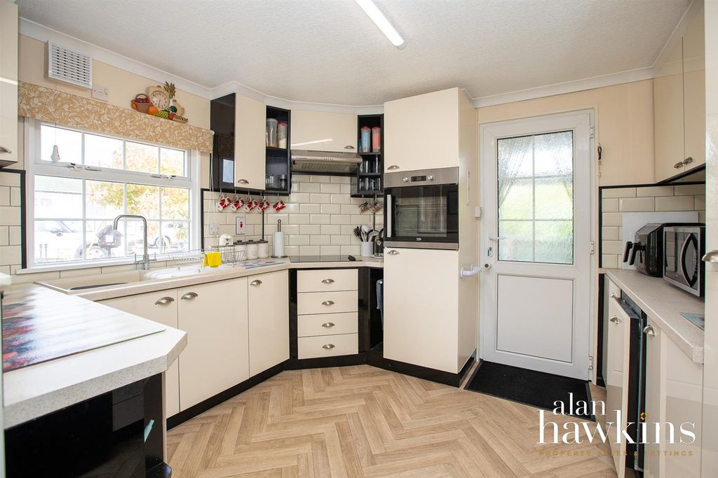 Property photo 3 of 18 3466-09.Jpg