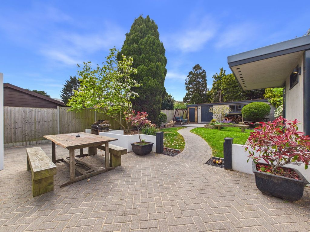 Property photo 2 of 34