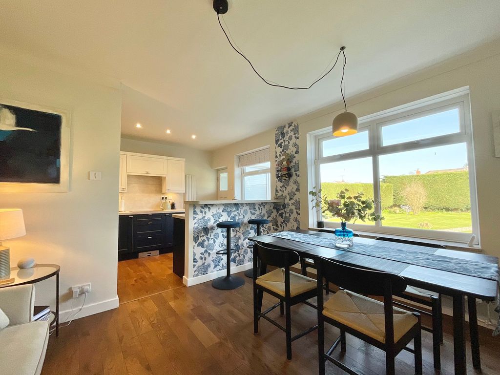 Property photo 2 of 27