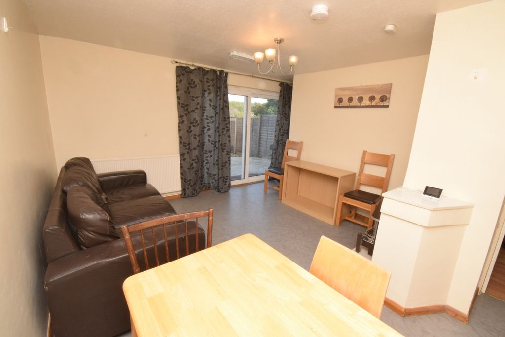 Property photo 3 of 10 Lounge