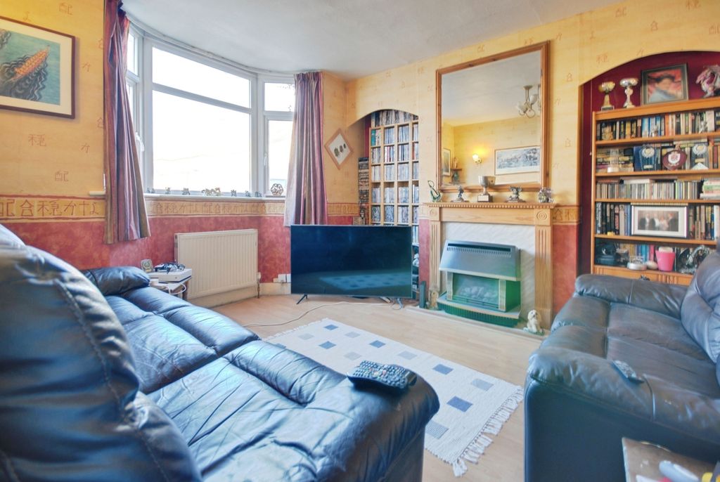 Property photo 2 of 14 Pbox-Img.Jpg