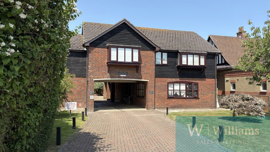 Property photo 1 of 10 Front