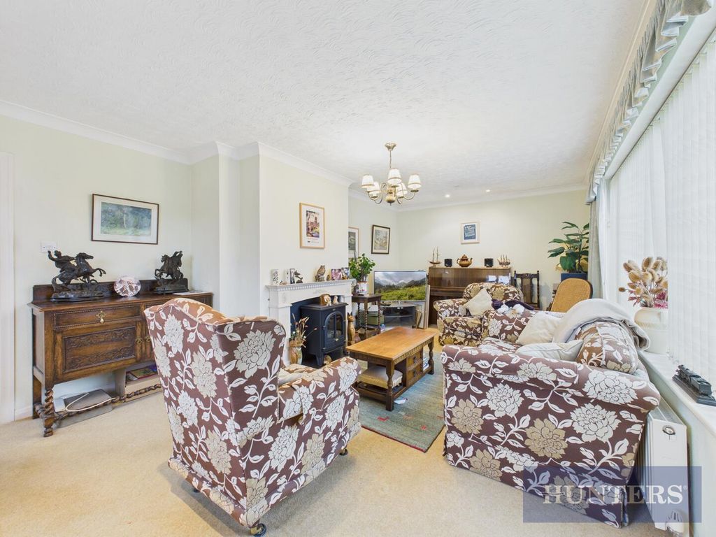 Property photo 2 of 18 Living Room