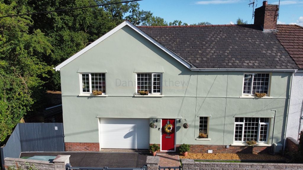 Property photo 1 of 33 Main Image