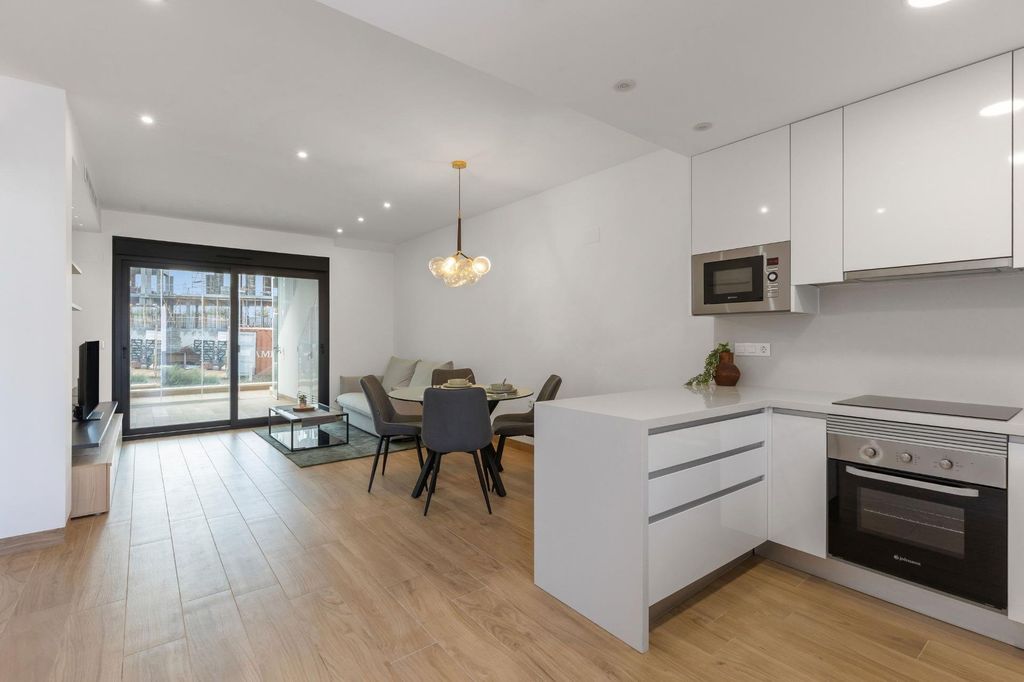 Property photo 3 of 47