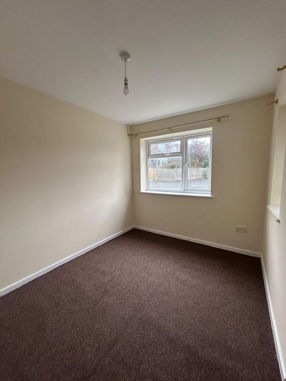 Property photo 3 of 9 Bedroom