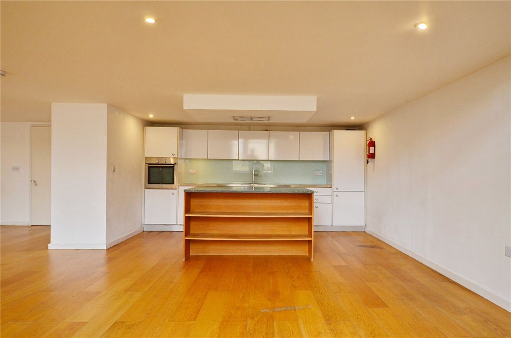 Property photo 3 of 11 Picture No. 19