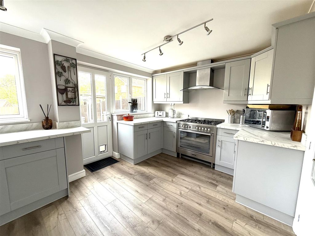 Property photo 3 of 23 10 King Kitchen 5.Jpeg