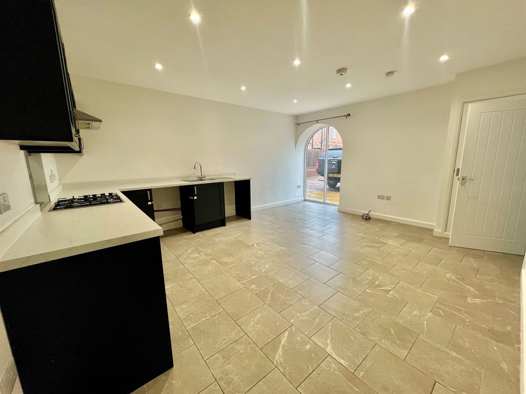 Property photo 3 of 15 Kitchen