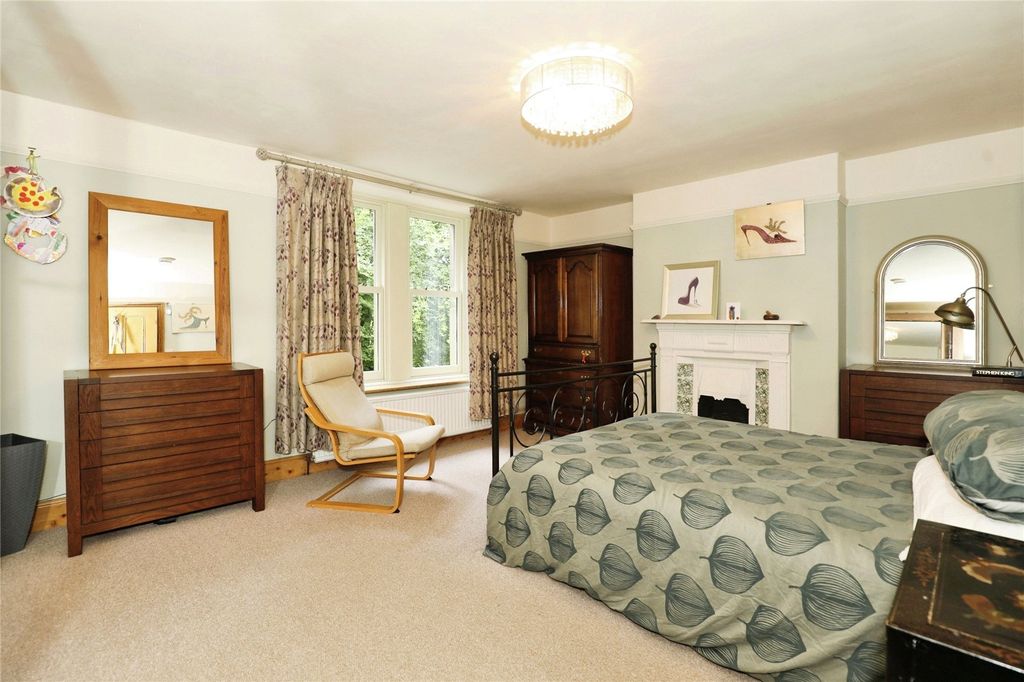 Property photo 3 of 17 Bedroom One