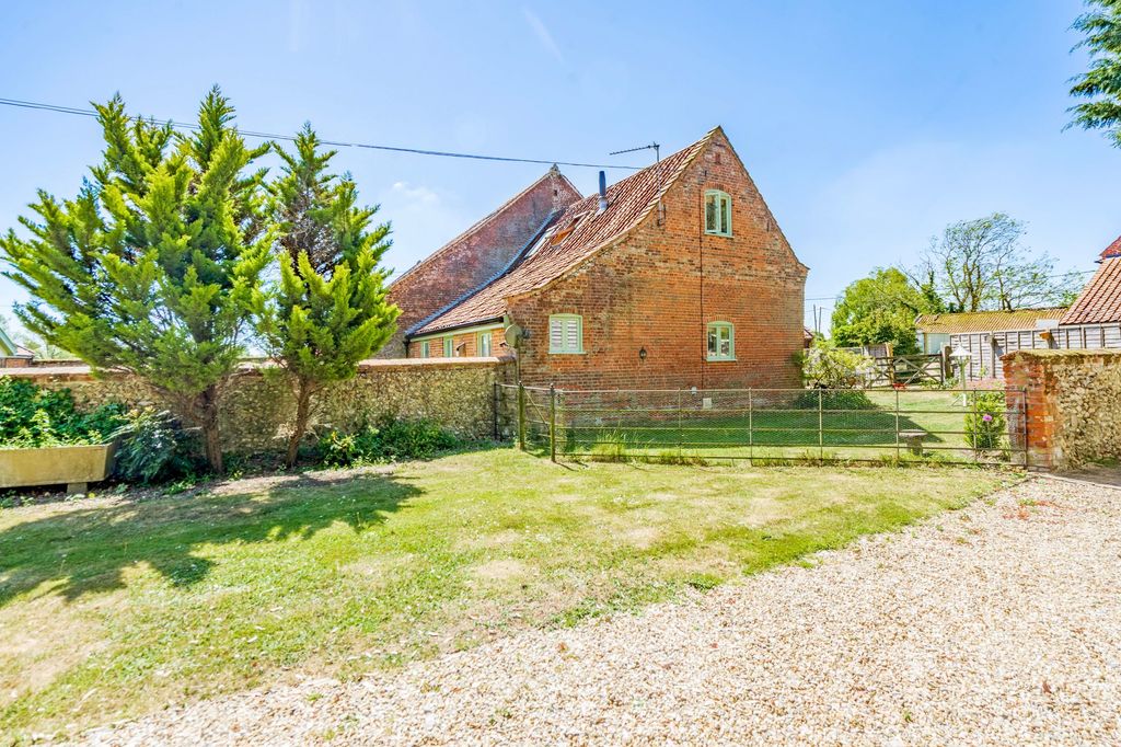 Property photo 2 of 25