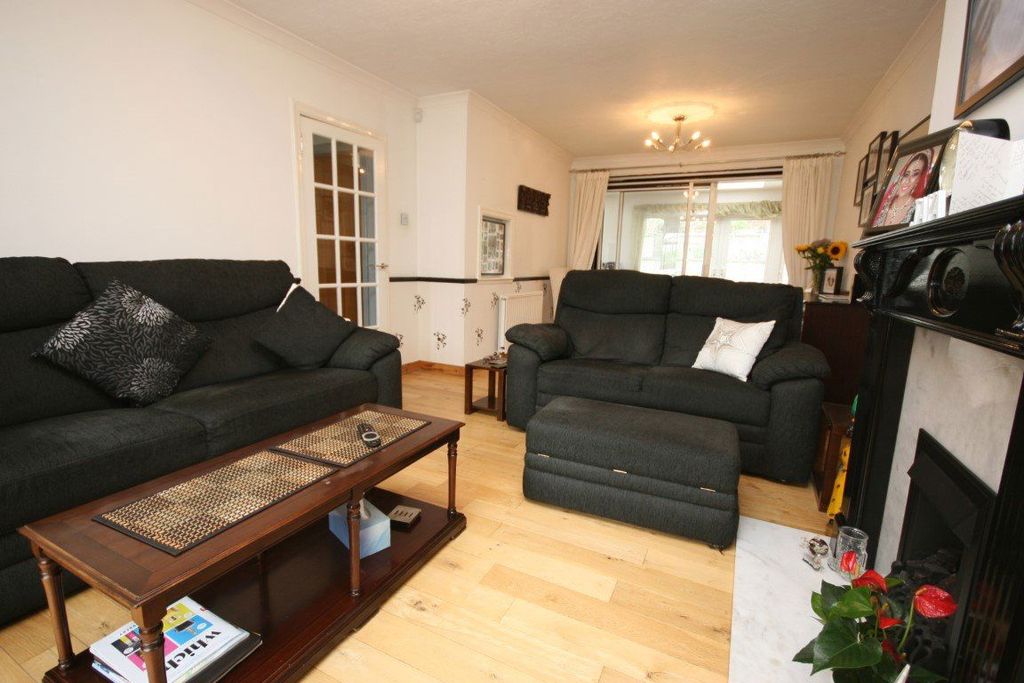 Property photo 3 of 19