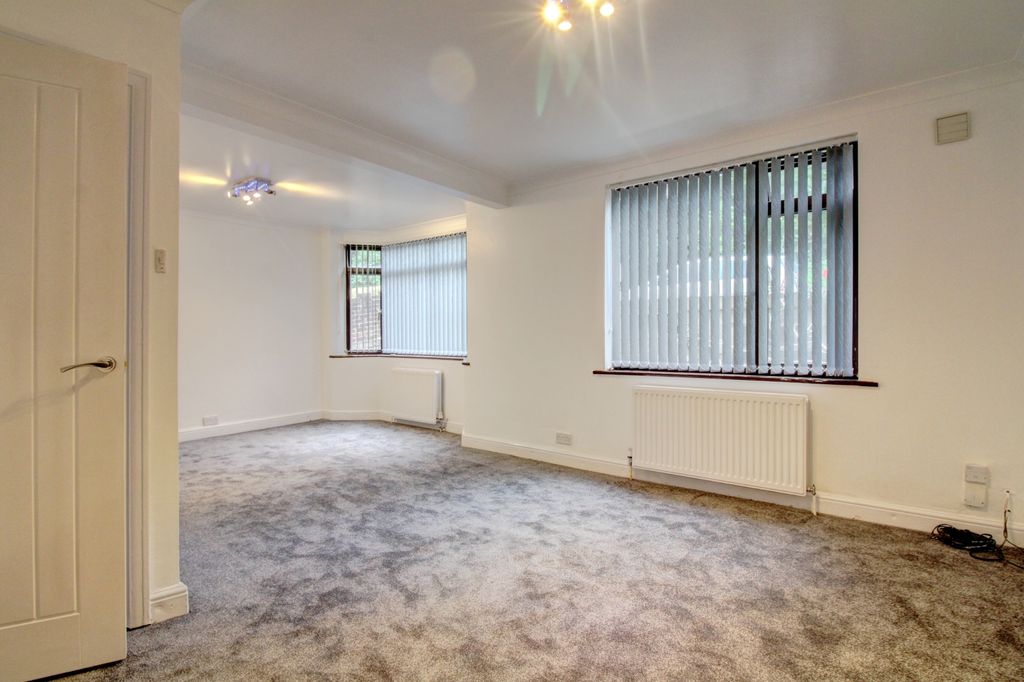 Property photo 2 of 11 Picture No. 17