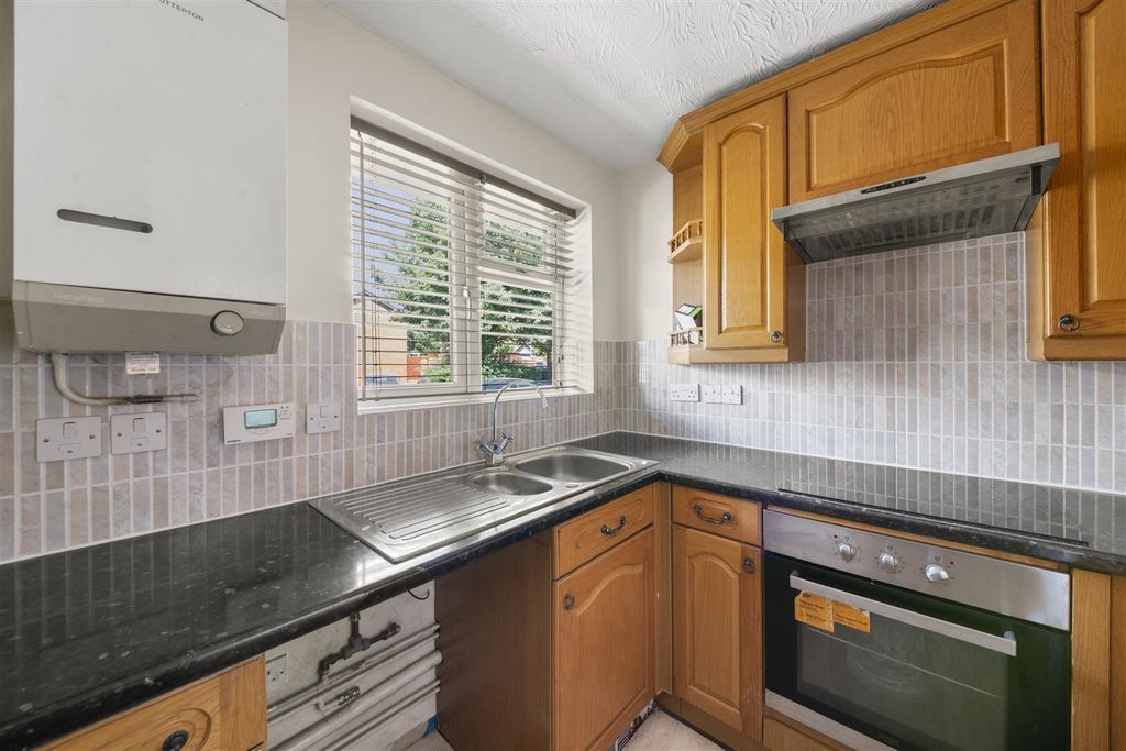 Property photo 2 of 13 1