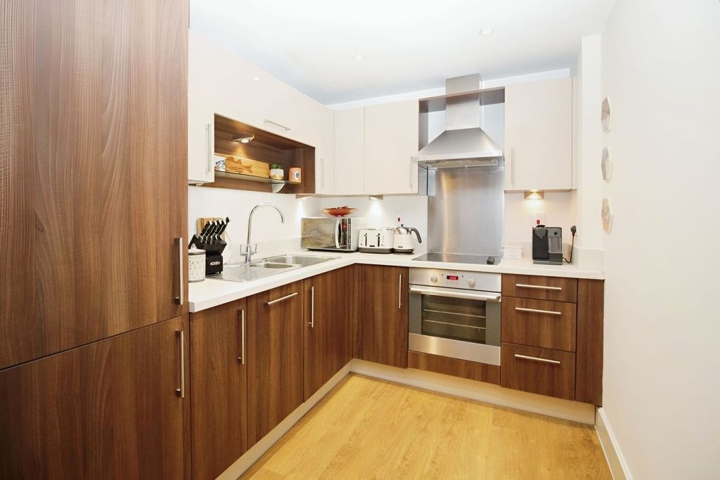 Property photo 3 of 11