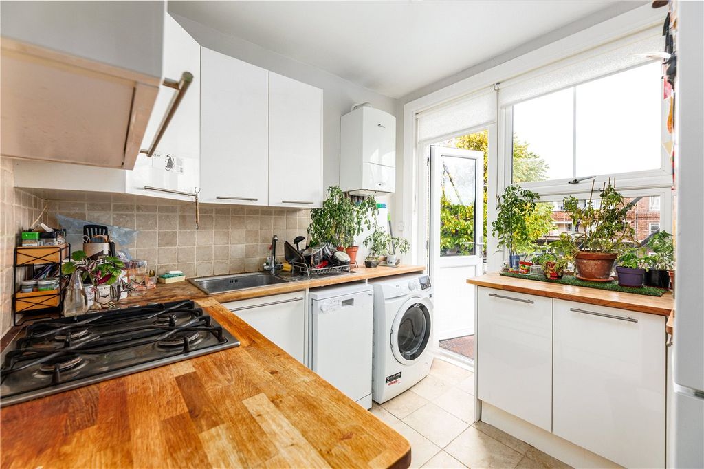 Property photo 3 of 6 Picture No. 05