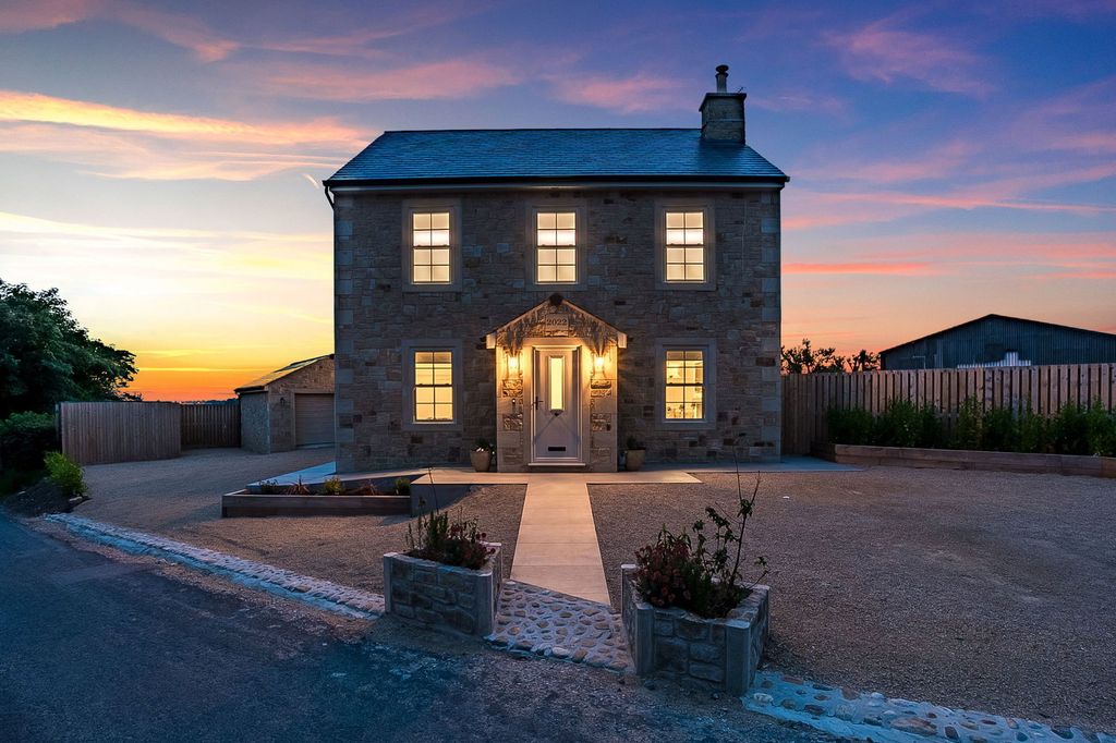 Property photo 1 of 39