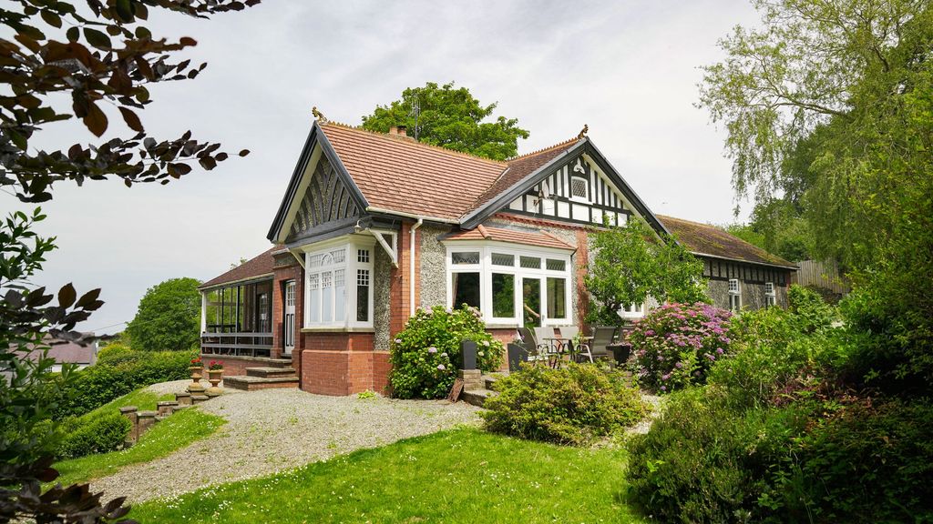 Property photo 1 of 67