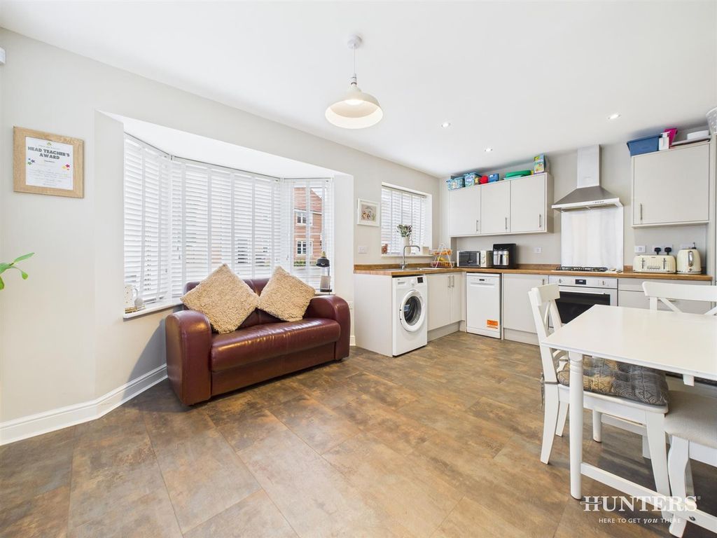 Property photo 3 of 24 Cam03792G0-Pr0294-Still006.Jpg