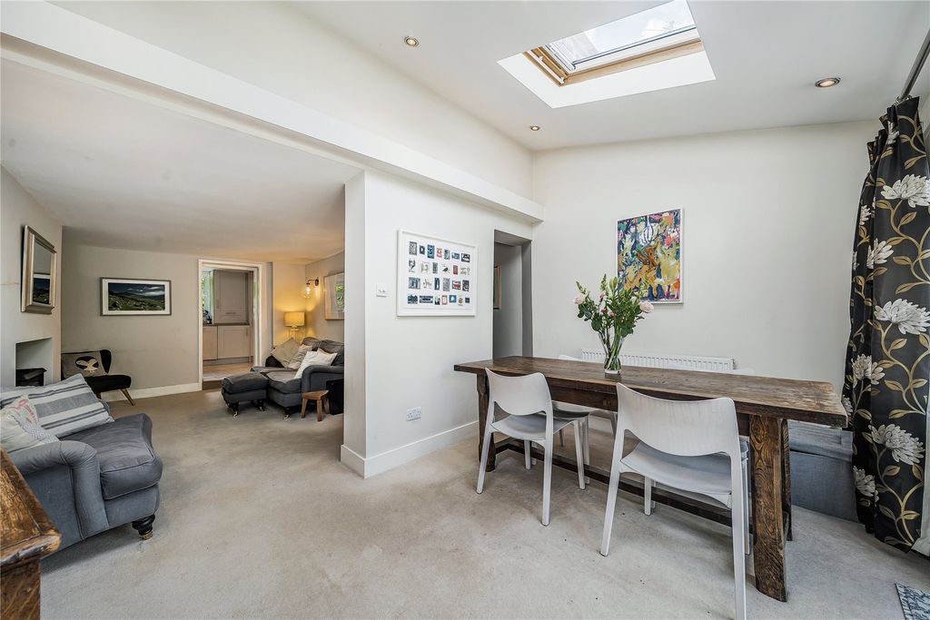 Property photo 3 of 18 Picture 3