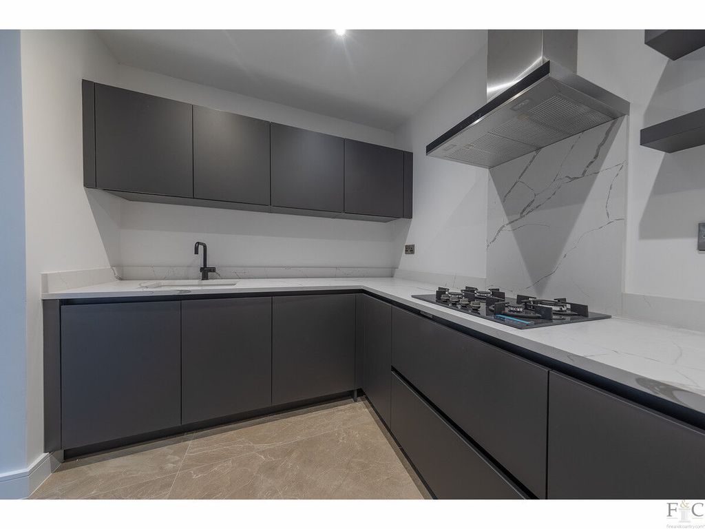 Additional image 10 of 7 bed detached house for saleCarisbrooke Road, Leicester LE2