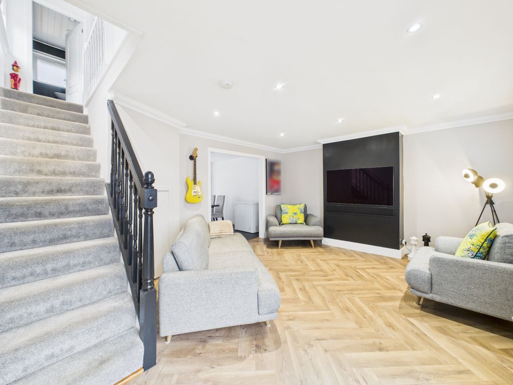 Property photo 2 of 21