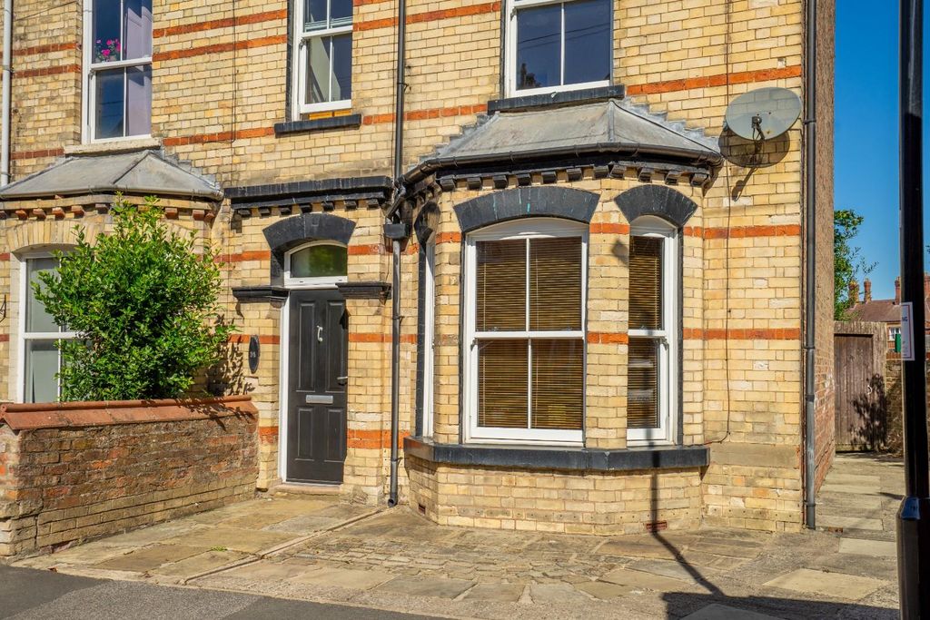 Property photo 3 of 9 14Hs-4.Jpg