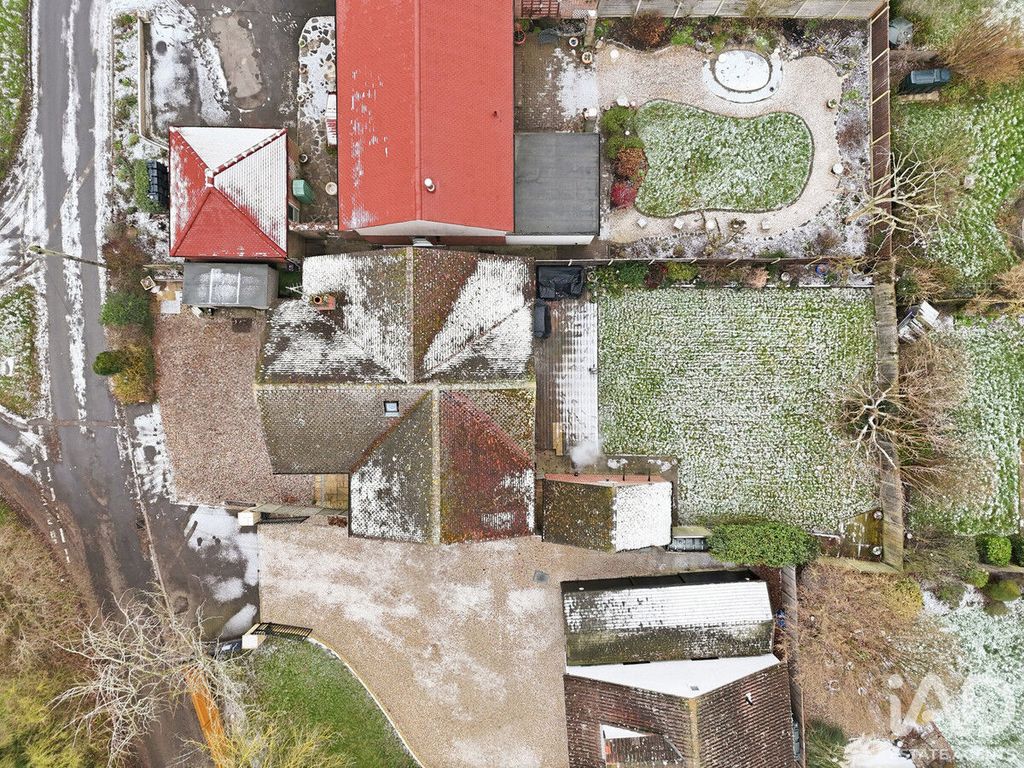 Property photo 3 of 25