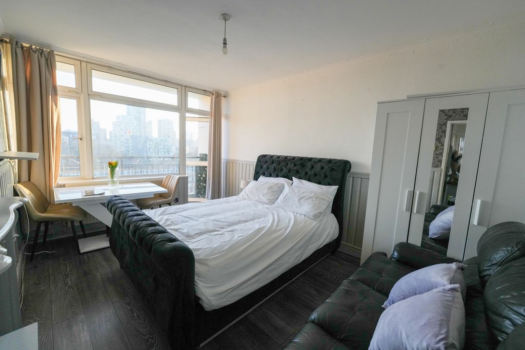 Property photo 1 of 4