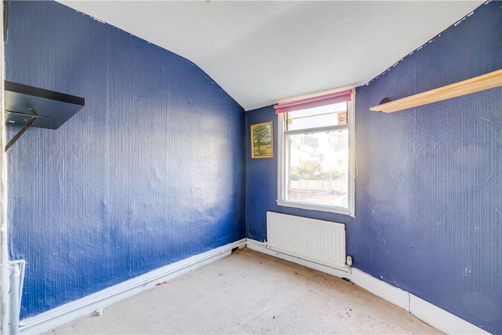 Property photo 3 of 7 Picture No. 16