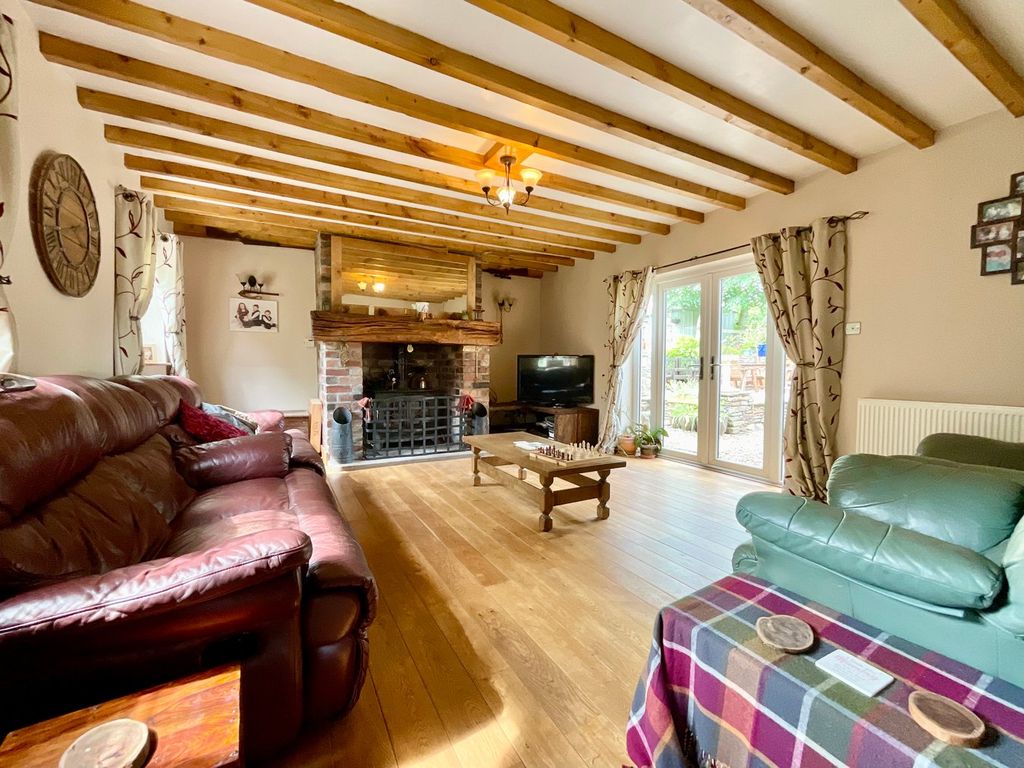 Property photo 2 of 27