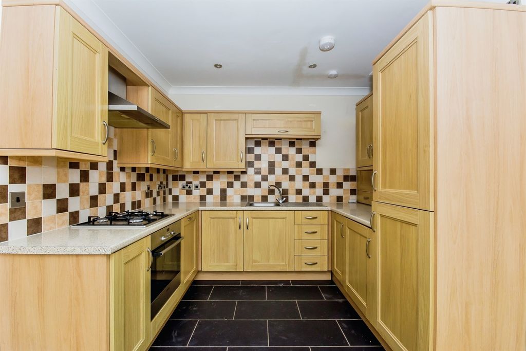 Property photo 3 of 17