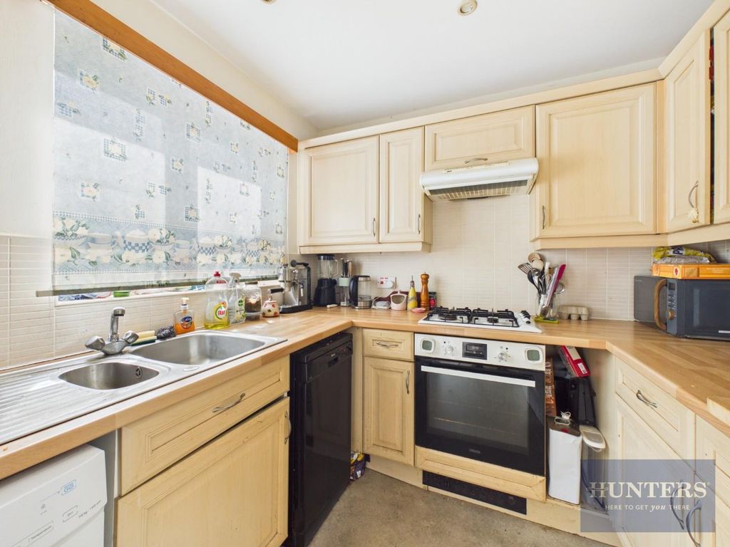 Property photo 3 of 6 Kitchen