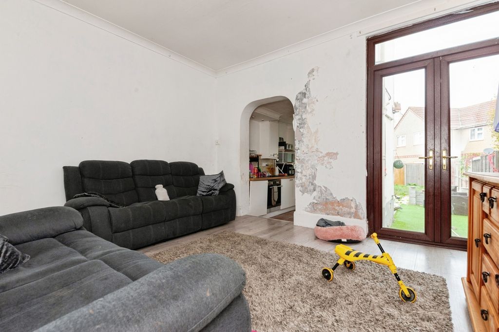 Property photo 3 of 15 Living Room