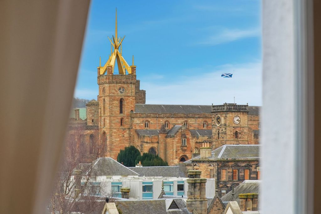 Property photo 3 of 26