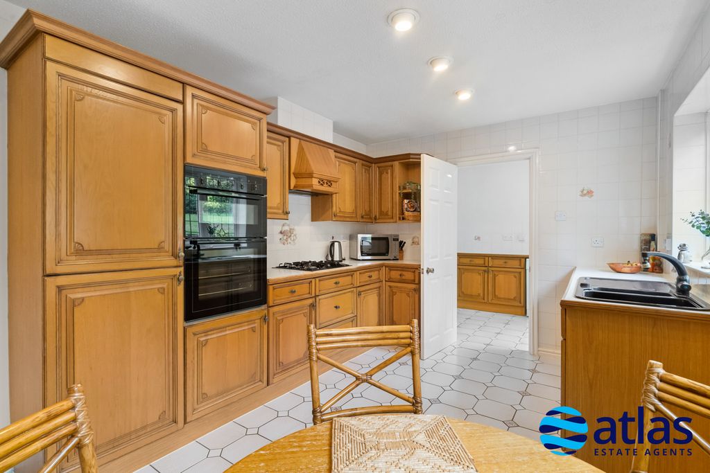 Property photo 2 of 32 Kitchen