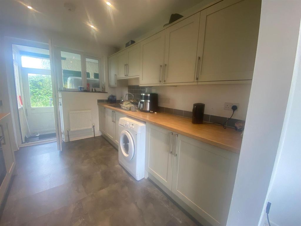 Property photo 2 of 8 3 Greystoke .Jpg