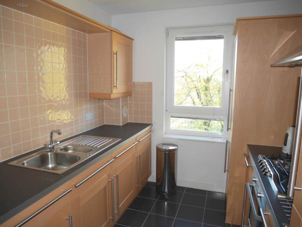 Property photo 3 of 6 Kitchen