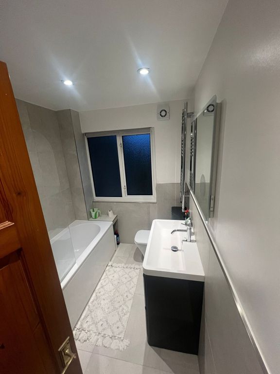 Property photo 3 of 5 Modern Bathroom With Large Bathtub And Vanity...