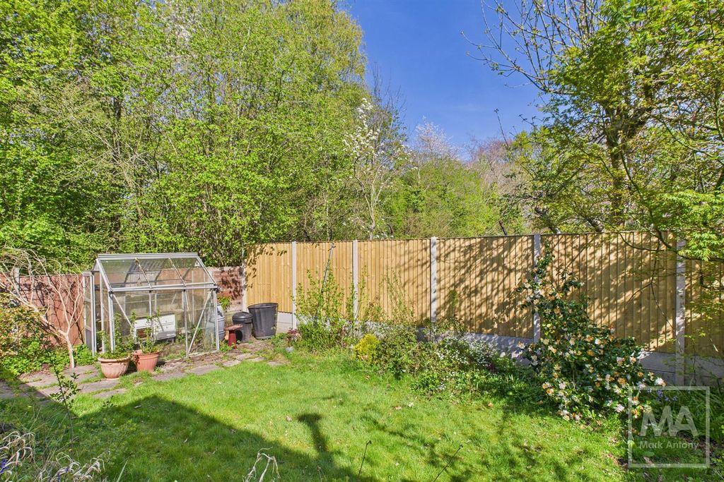 Property photo 3 of 15 Garden