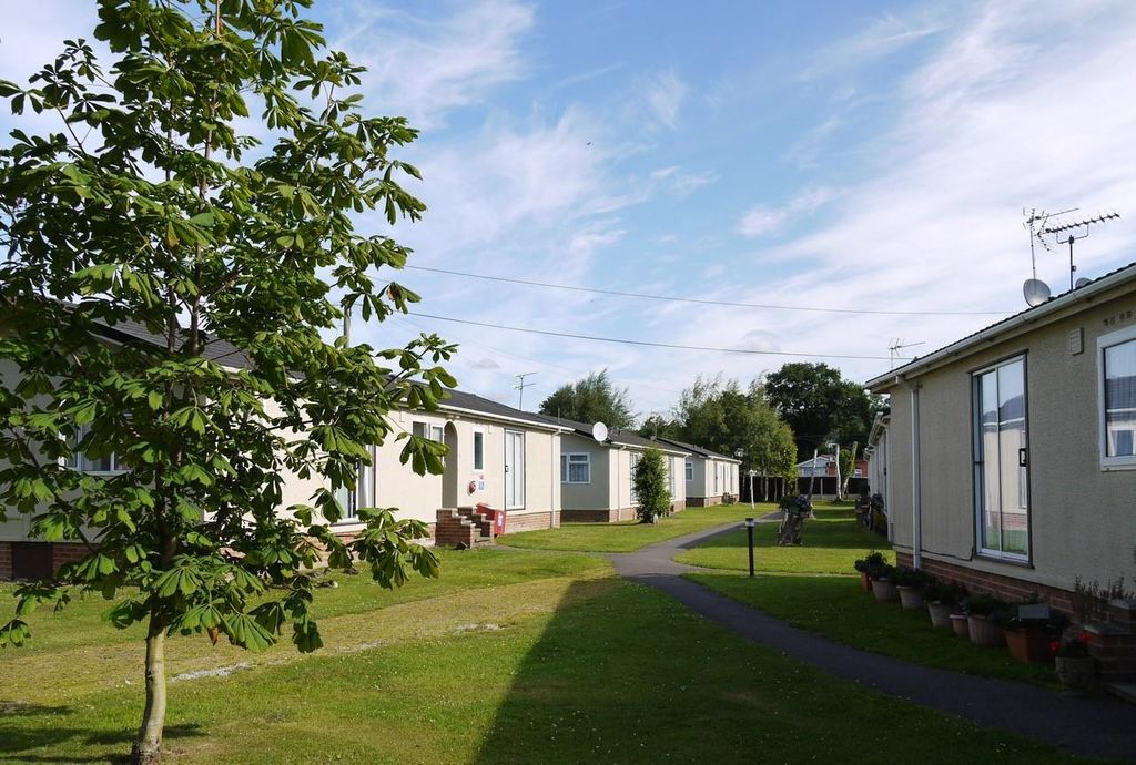 Property photo 2 of 4 Moor Farm Park Home (3).Jpg