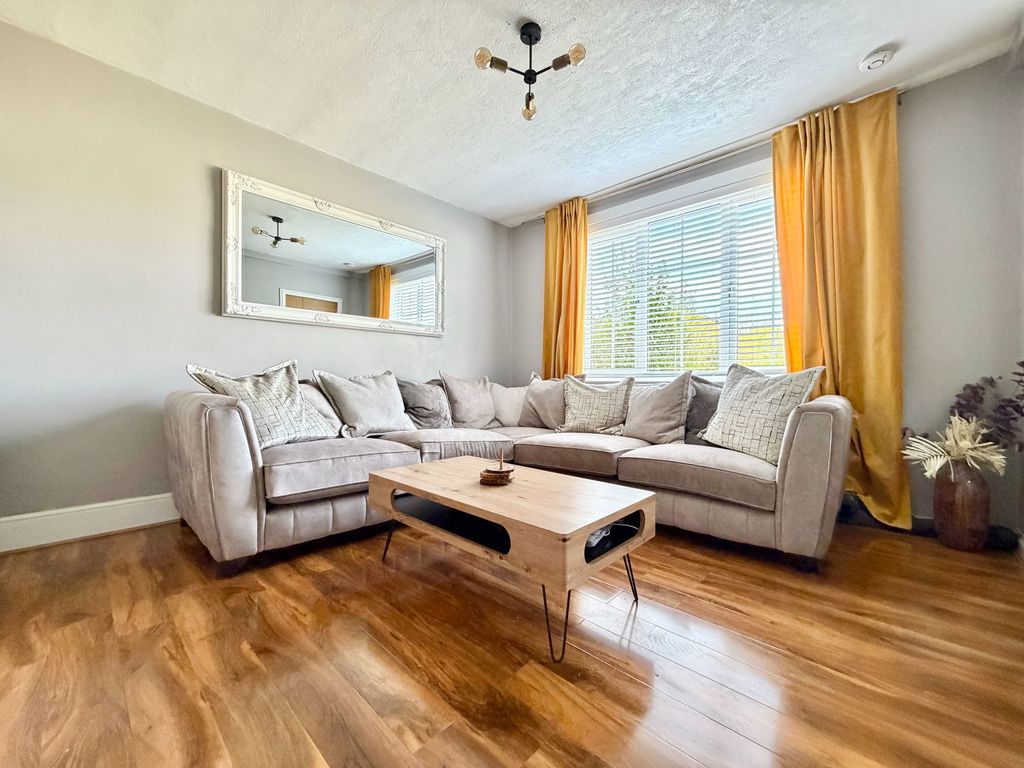 Property photo 3 of 26