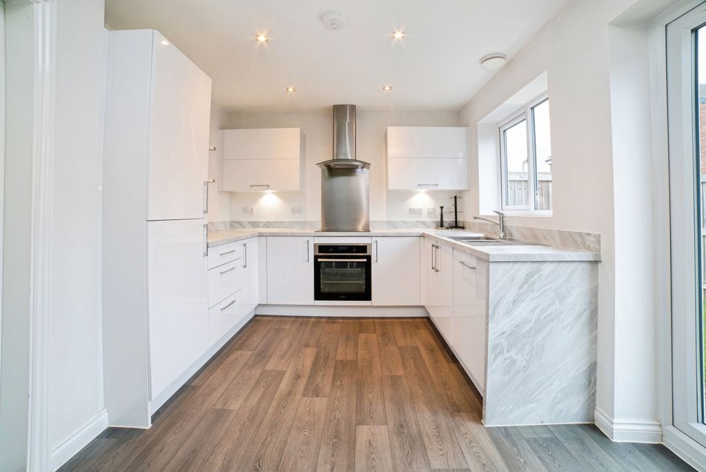 Property photo 2 of 27 Kitchen Dining Room