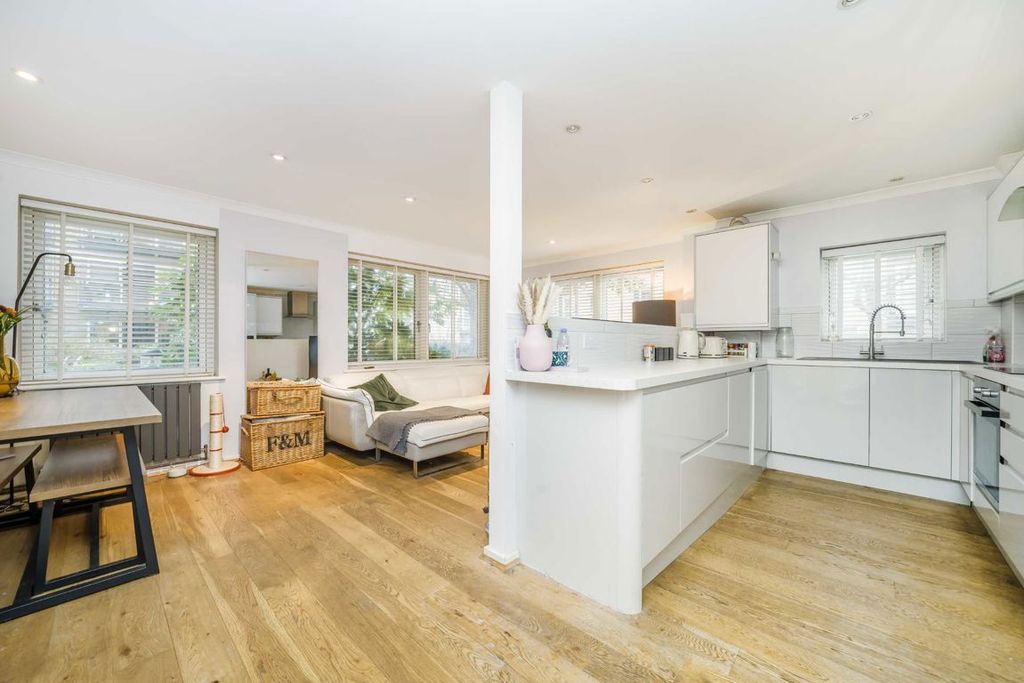 Property photo 3 of 9